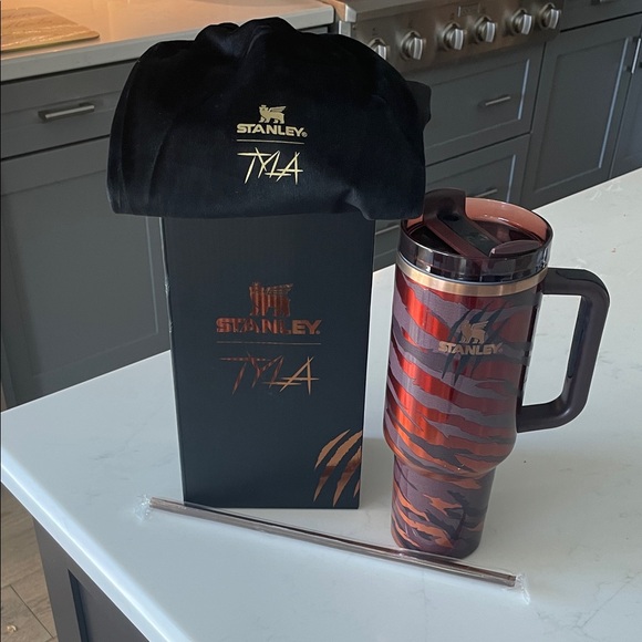Stanley Other - Stanley Red and Black Tiger-Stripe Travel Mug with Handle